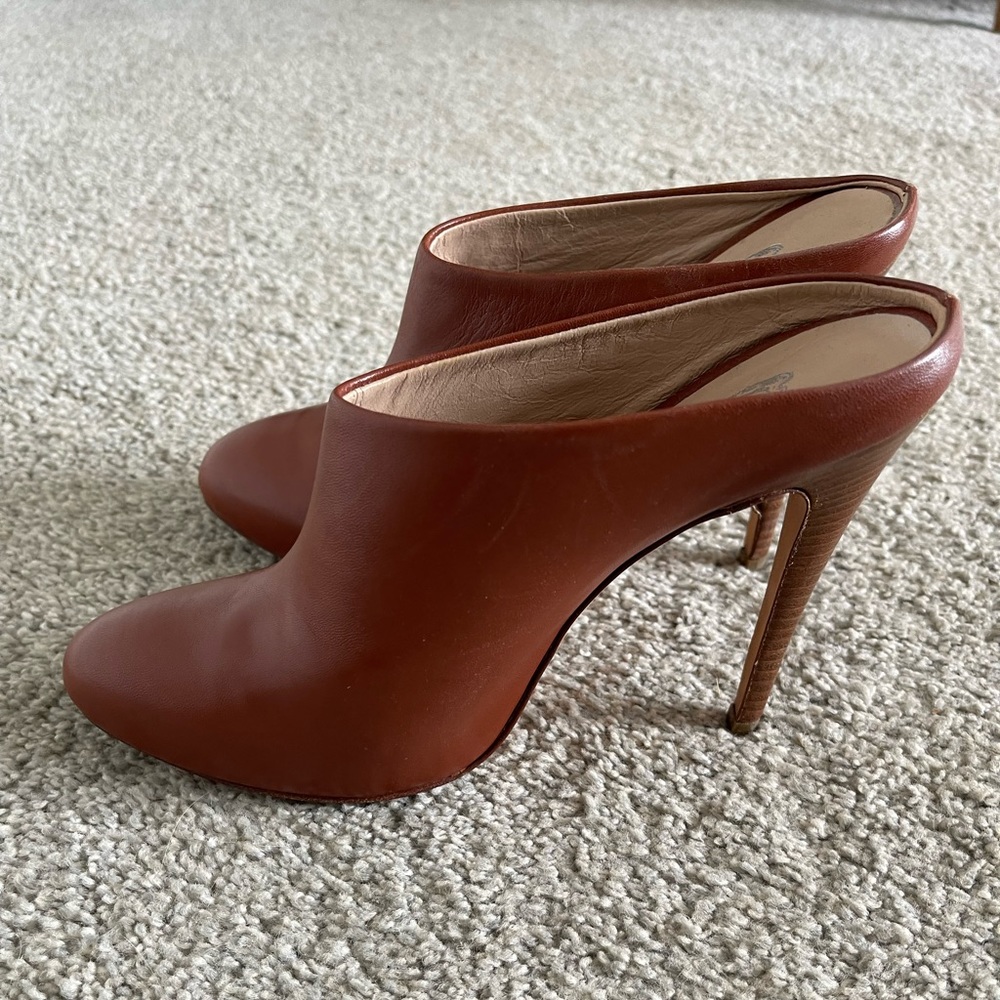 Women’s size 7 brown mule pump